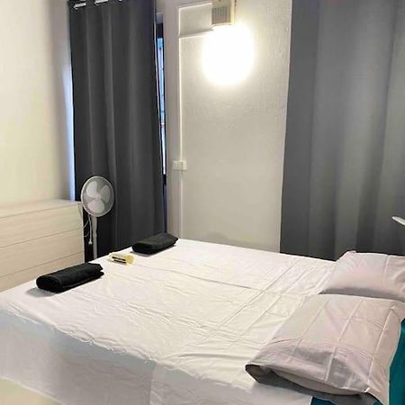 Low-Cost Teatro Romano Apartment เวโรนา ภายนอก รูปภาพ